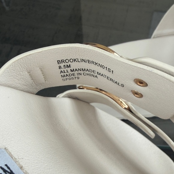 Steve Madden Brooklyn Platform Cream Sandals with Gold Buckles. Womens Size 8.5 - Picture 6 of 9
